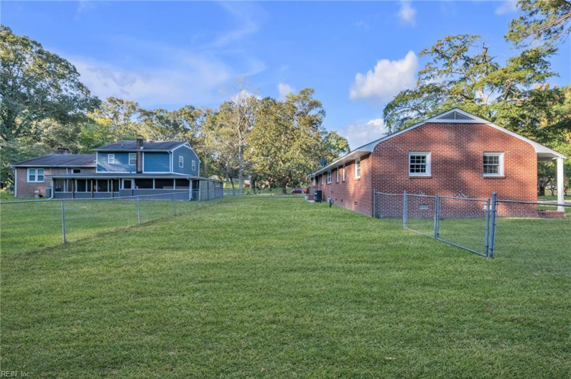 Photo 27 of 28 residential for sale in York County virginia