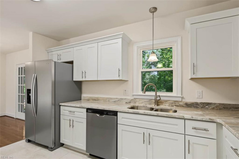 Photo 18 of 37 residential for sale in York County virginia