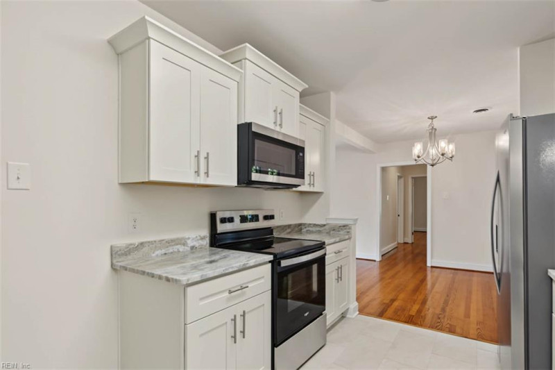 Photo 19 of 37 residential for sale in York County virginia