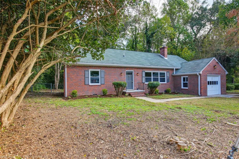 Photo 2 of 37 residential for sale in York County virginia