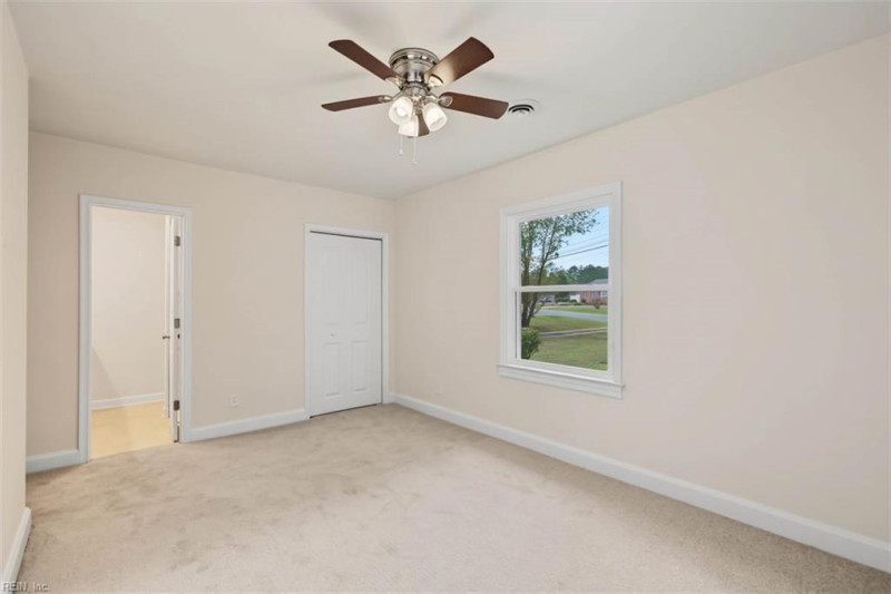 Photo 26 of 37 residential for sale in York County virginia
