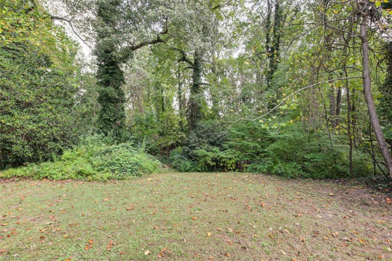 Photo 36 of 37 residential for sale in York County virginia