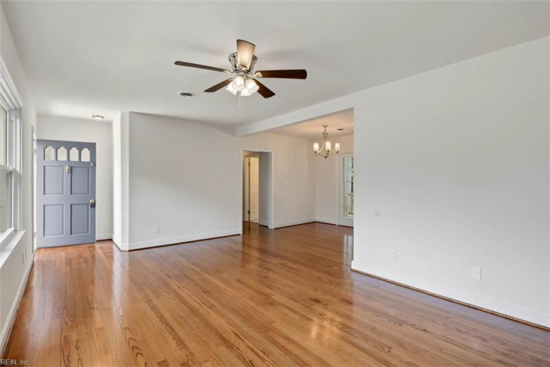 Photo 9 of 37 residential for sale in York County virginia