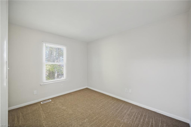 Photo 18 of 47 residential for sale in Hampton virginia