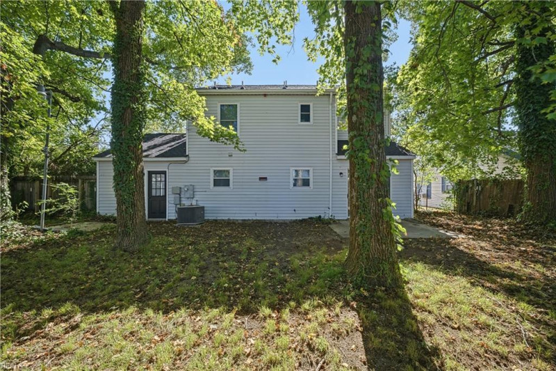 Photo 34 of 47 residential for sale in Hampton virginia