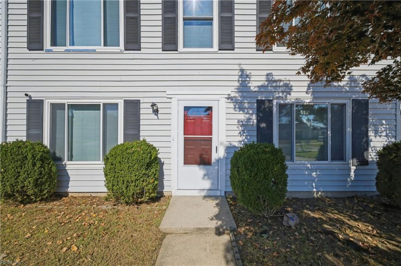 Photo 5 of 47 residential for sale in Hampton virginia