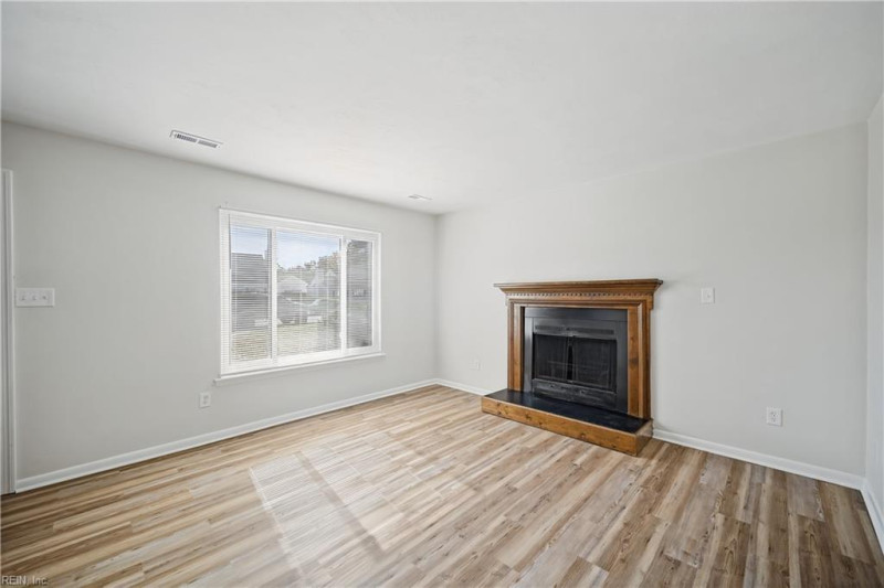 Photo 9 of 47 residential for sale in Hampton virginia