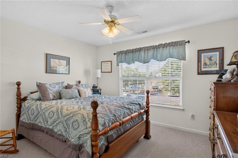 Photo 11 of 22 residential for sale in Suffolk virginia