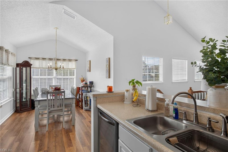 Photo 6 of 22 residential for sale in Suffolk virginia