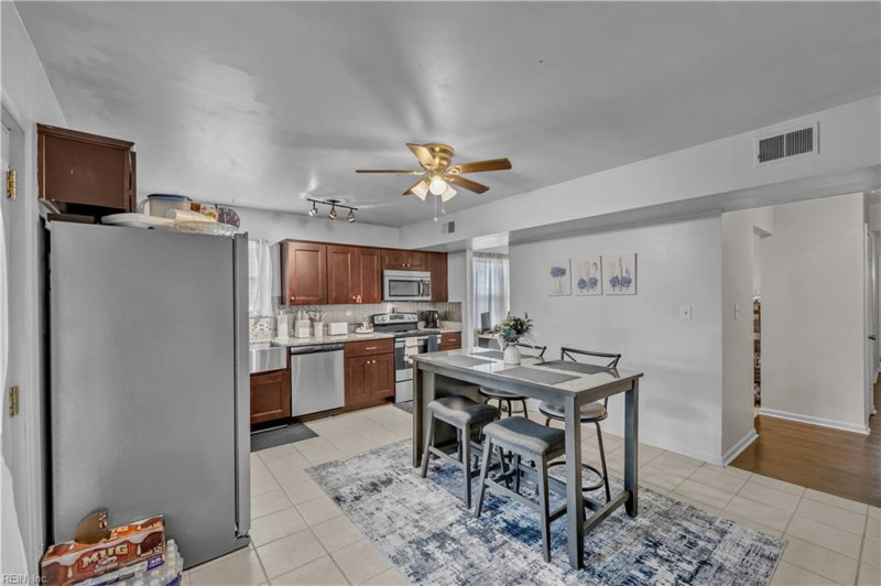 Photo 14 of 36 residential for sale in Norfolk virginia