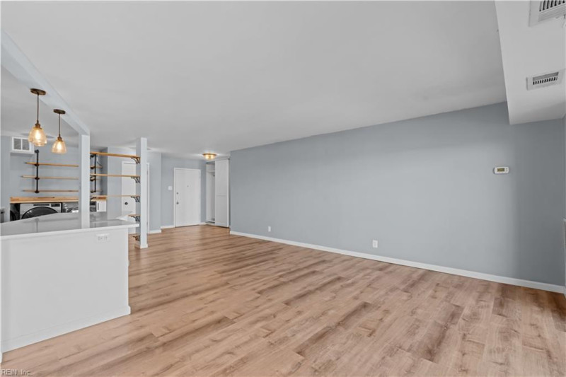 Photo 10 of 48 residential for sale in Alexandria C virginia
