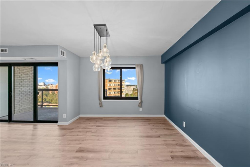 Photo 14 of 48 residential for sale in Alexandria C virginia
