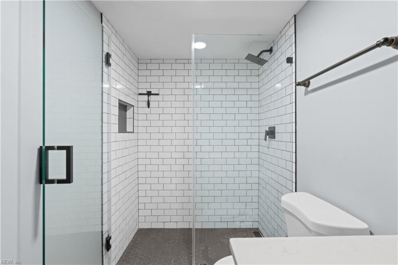 Photo 24 of 48 residential for sale in Alexandria C virginia