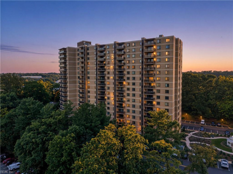 Photo 3 of 48 residential for sale in Alexandria C virginia