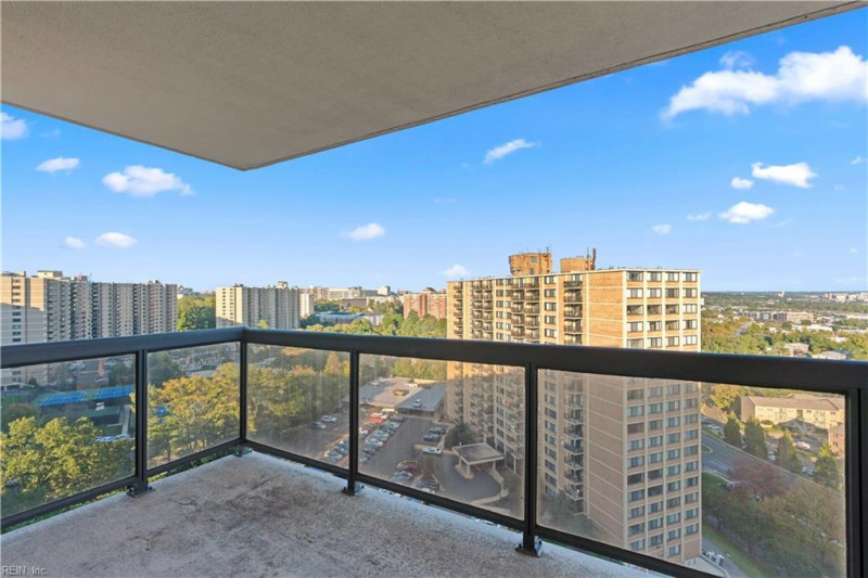 Photo 32 of 48 residential for sale in Alexandria C virginia