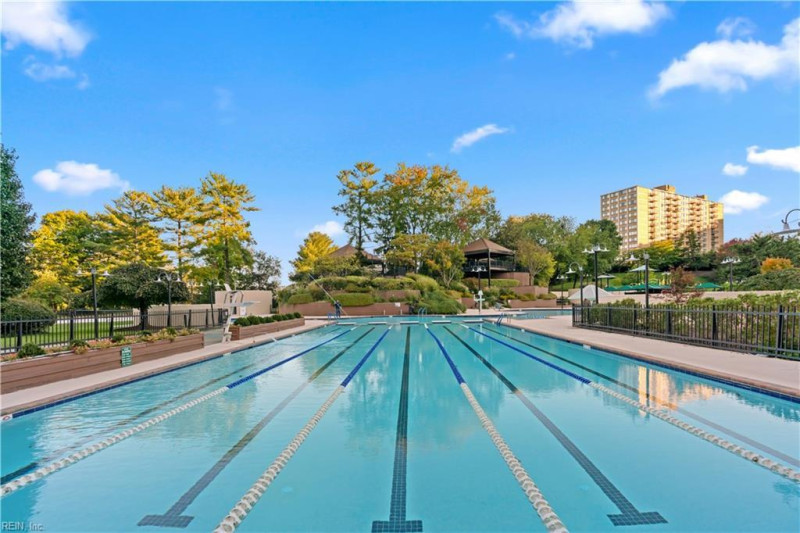 Photo 35 of 48 residential for sale in Alexandria C virginia