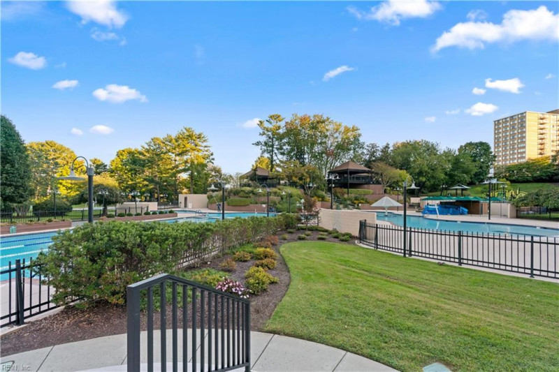 Photo 36 of 48 residential for sale in Alexandria C virginia