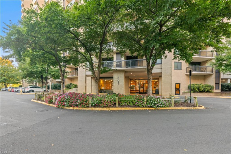 Photo 4 of 48 residential for sale in Alexandria C virginia