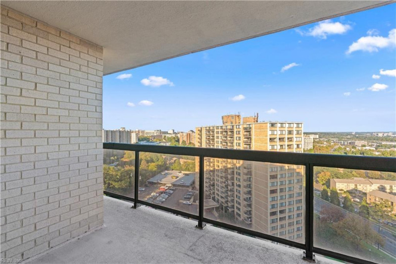 Photo 8 of 48 residential for sale in Alexandria C virginia