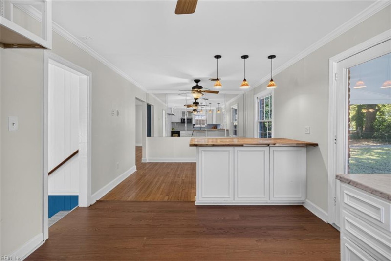 Photo 10 of 34 residential for sale in Chesapeake virginia
