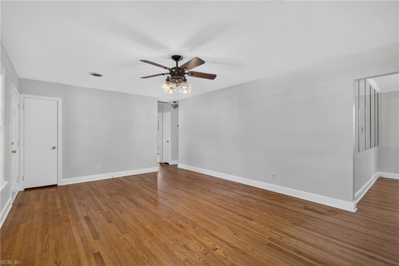 Photo 15 of 34 residential for sale in Chesapeake virginia