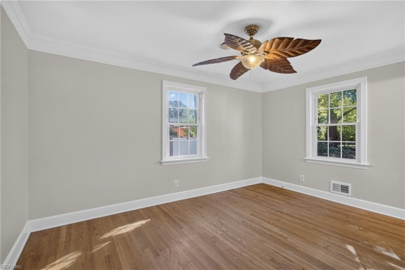 Photo 17 of 34 residential for sale in Chesapeake virginia