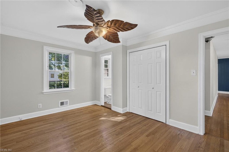 Photo 18 of 34 residential for sale in Chesapeake virginia
