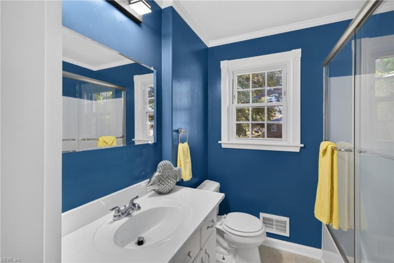 Photo 20 of 34 residential for sale in Chesapeake virginia