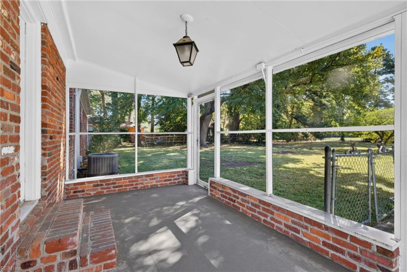 Photo 22 of 34 residential for sale in Chesapeake virginia