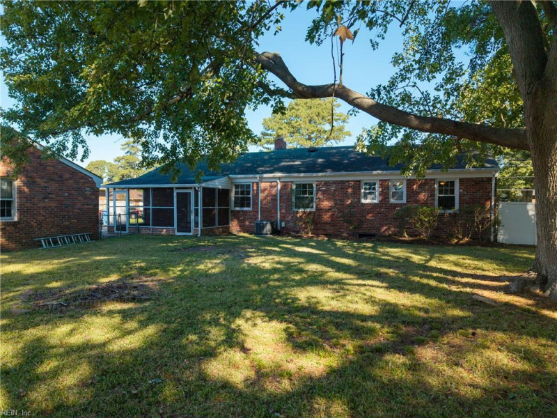 Photo 26 of 34 residential for sale in Chesapeake virginia