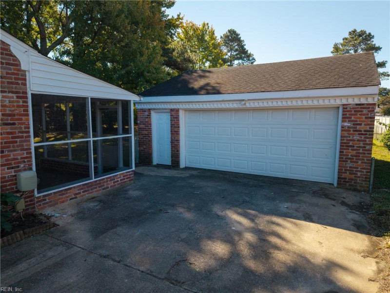 Photo 5 of 34 residential for sale in Chesapeake virginia
