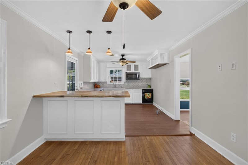 Photo 9 of 34 residential for sale in Chesapeake virginia