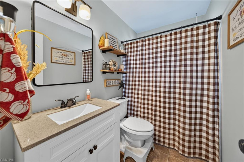 Photo 14 of 28 residential for sale in Hampton virginia