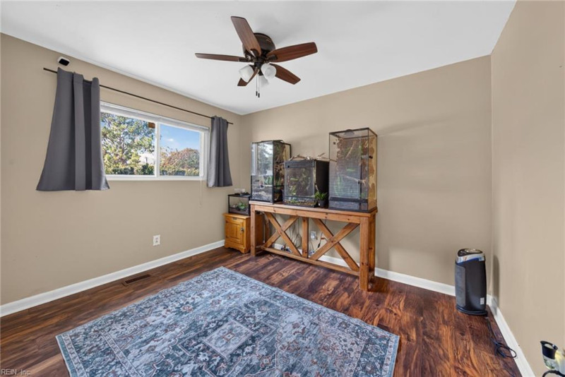 Photo 15 of 28 residential for sale in Hampton virginia