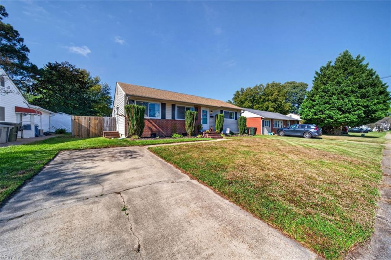 Photo 3 of 28 residential for sale in Hampton virginia