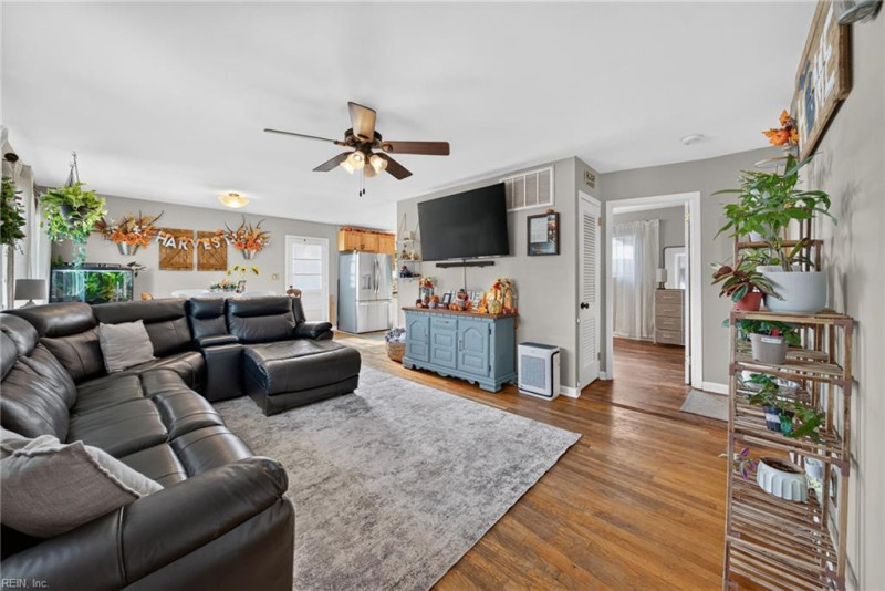 Photo 6 of 28 residential for sale in Hampton virginia