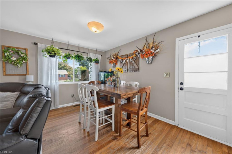 Photo 7 of 28 residential for sale in Hampton virginia