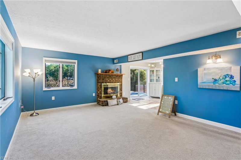 Photo 12 of 46 residential for sale in Poquoson virginia