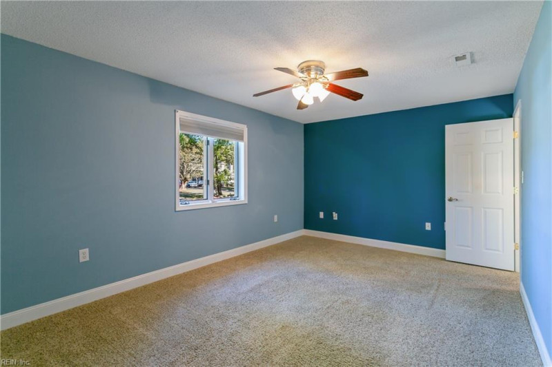 Photo 21 of 46 residential for sale in Poquoson virginia