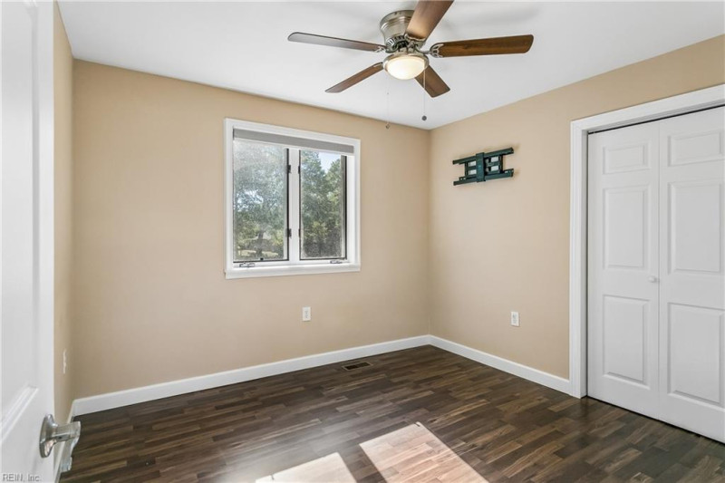 Photo 34 of 46 residential for sale in Poquoson virginia