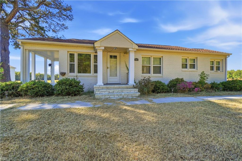 Photo 1 of 34 residential for sale in Suffolk virginia