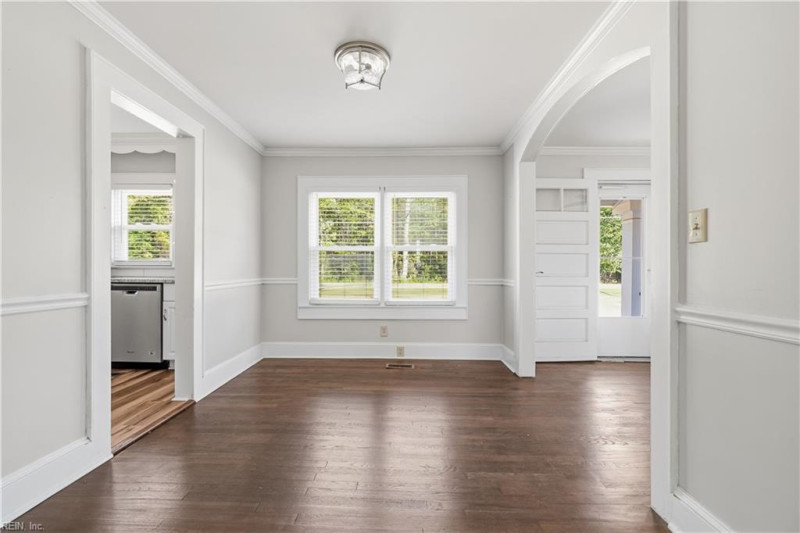 Photo 10 of 34 residential for sale in Suffolk virginia
