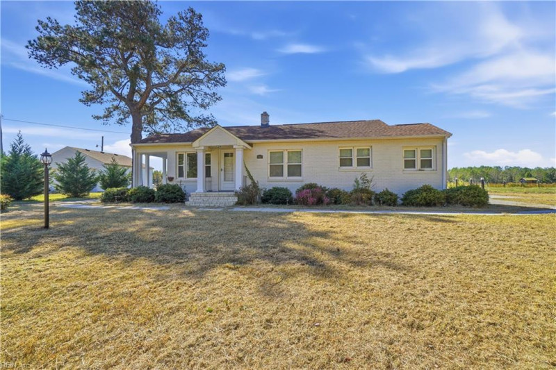 Photo 2 of 34 residential for sale in Suffolk virginia