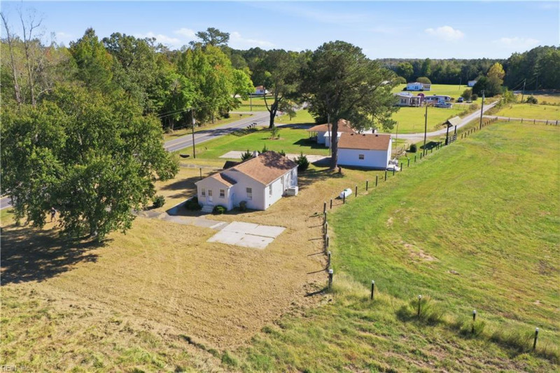 Photo 31 of 34 residential for sale in Suffolk virginia