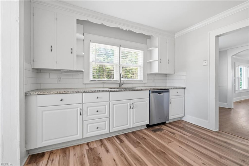 Photo 6 of 34 residential for sale in Suffolk virginia