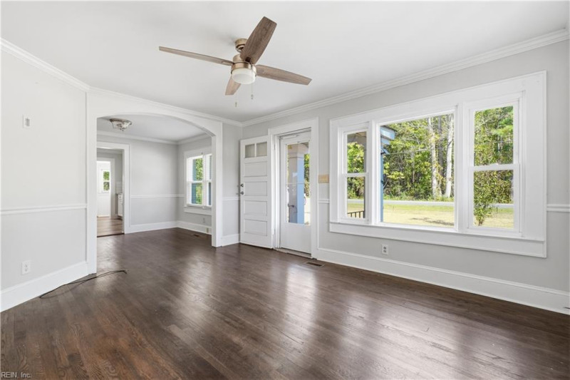 Photo 7 of 34 residential for sale in Suffolk virginia