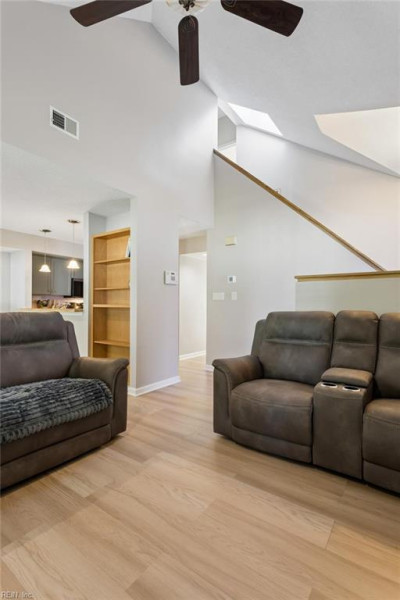 Photo 10 of 33 residential for sale in Newport News virginia