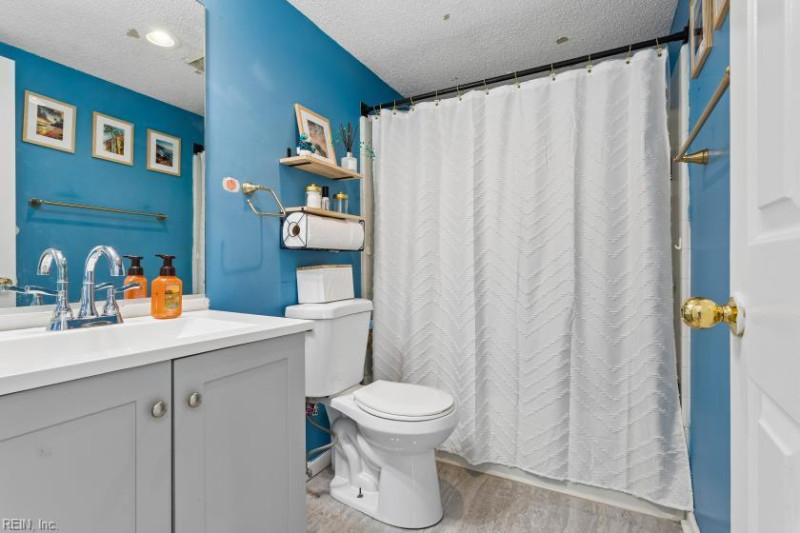 Photo 15 of 33 residential for sale in Newport News virginia