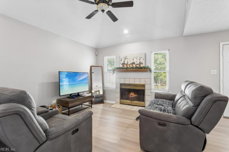 Photo 8 of 33 residential for sale in Newport News virginia