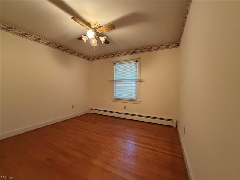 Photo 16 of 18 residential for sale in Franklin virginia